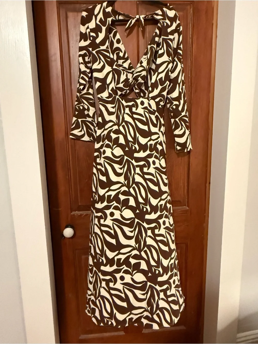 Abercrombie & Fitch Brown and Cream Long-Sleeve Cutout Maxi Dress